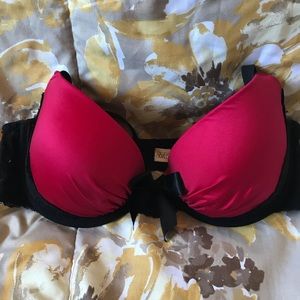 Red bra with lace and bow 36D